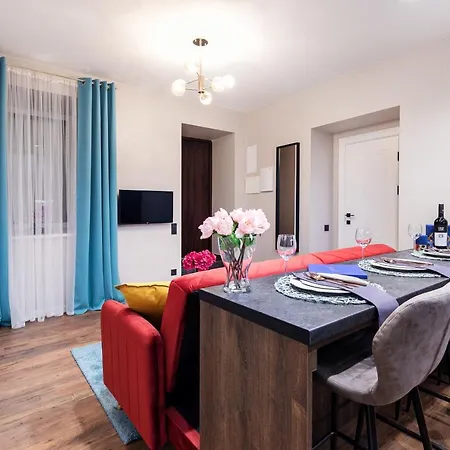 Lovely Traku Str. Apartament